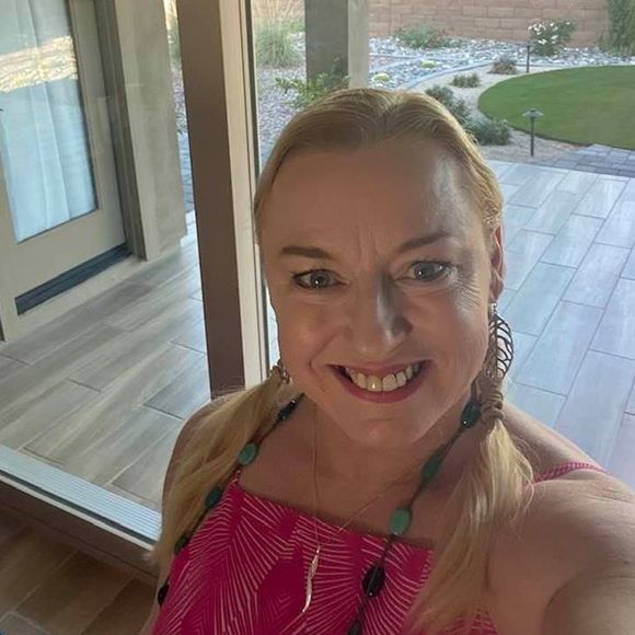 Meet your Posher, Kim - Picture 1 of 1